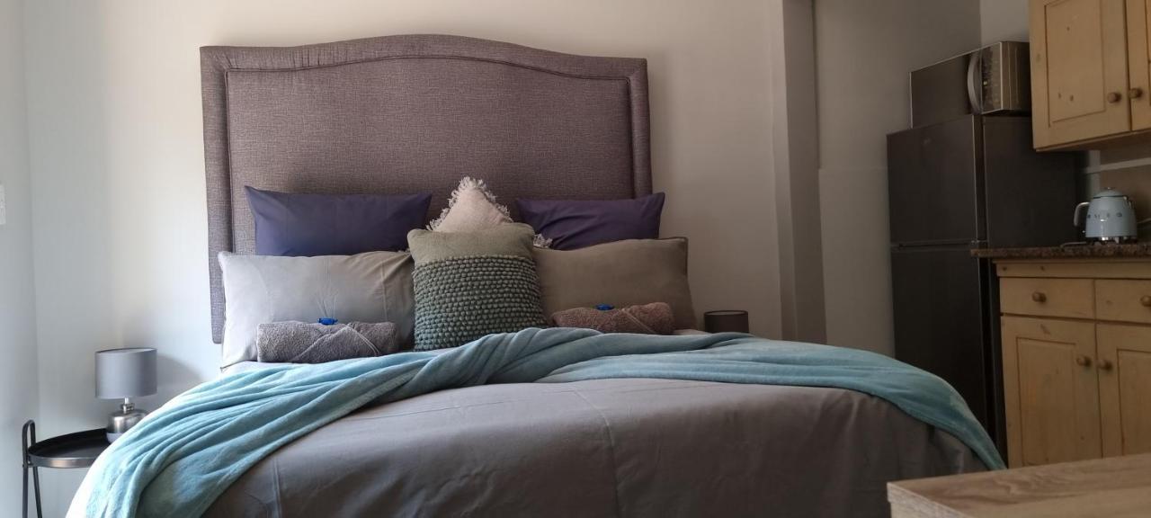 Atterbury Self Catering Studios พริทอเรีย ภายนอก รูปภาพ