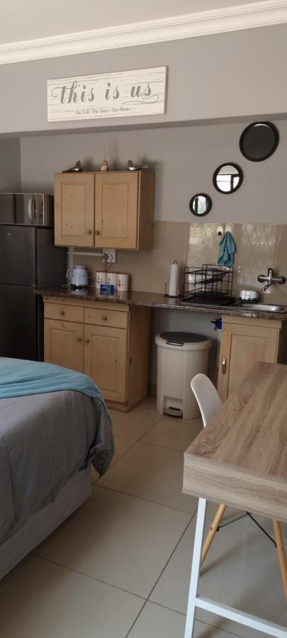 Atterbury Self Catering Studios พริทอเรีย ภายนอก รูปภาพ