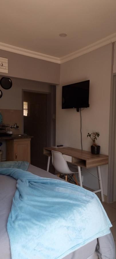 Atterbury Self Catering Studios พริทอเรีย ภายนอก รูปภาพ