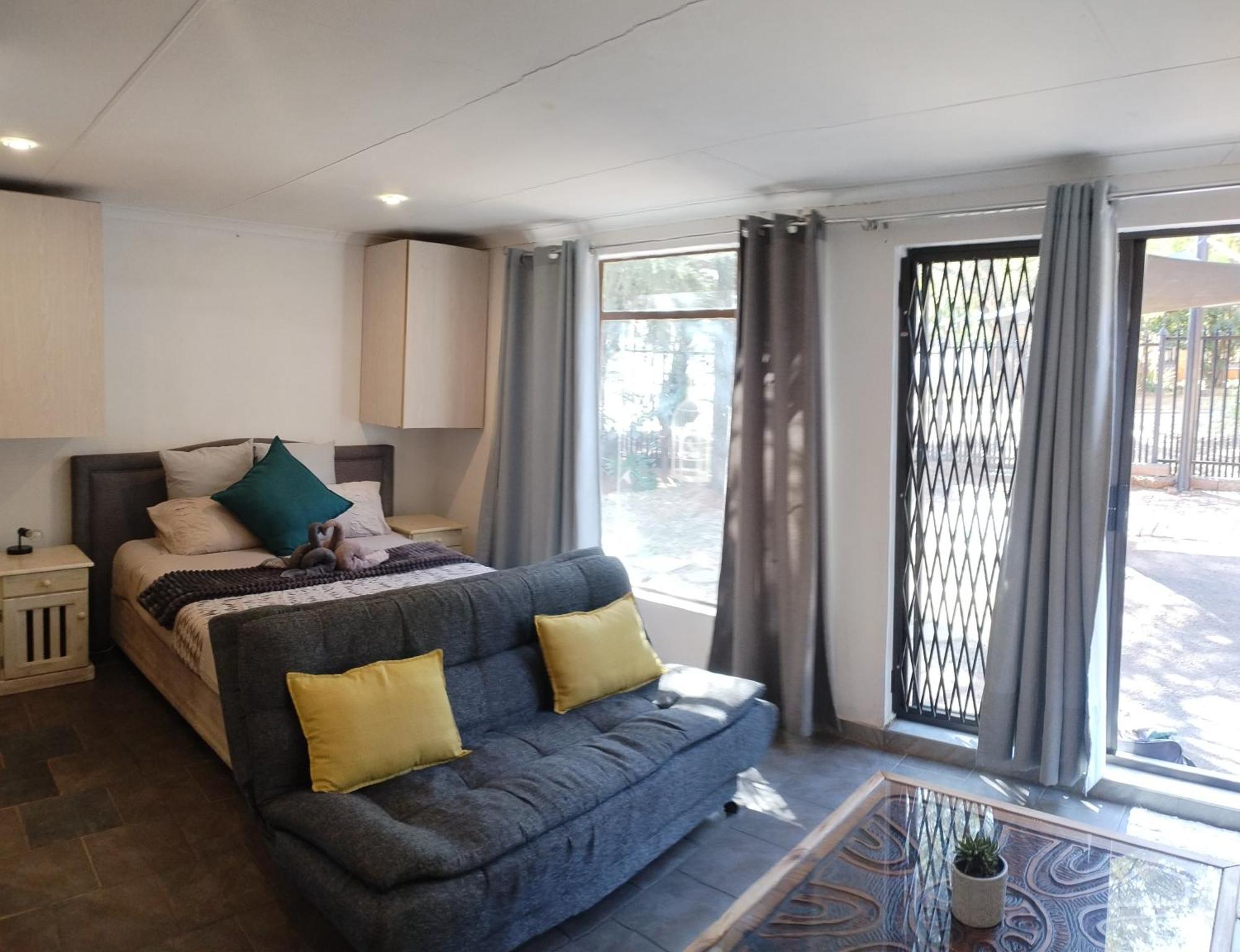Atterbury Self Catering Studios พริทอเรีย ภายนอก รูปภาพ